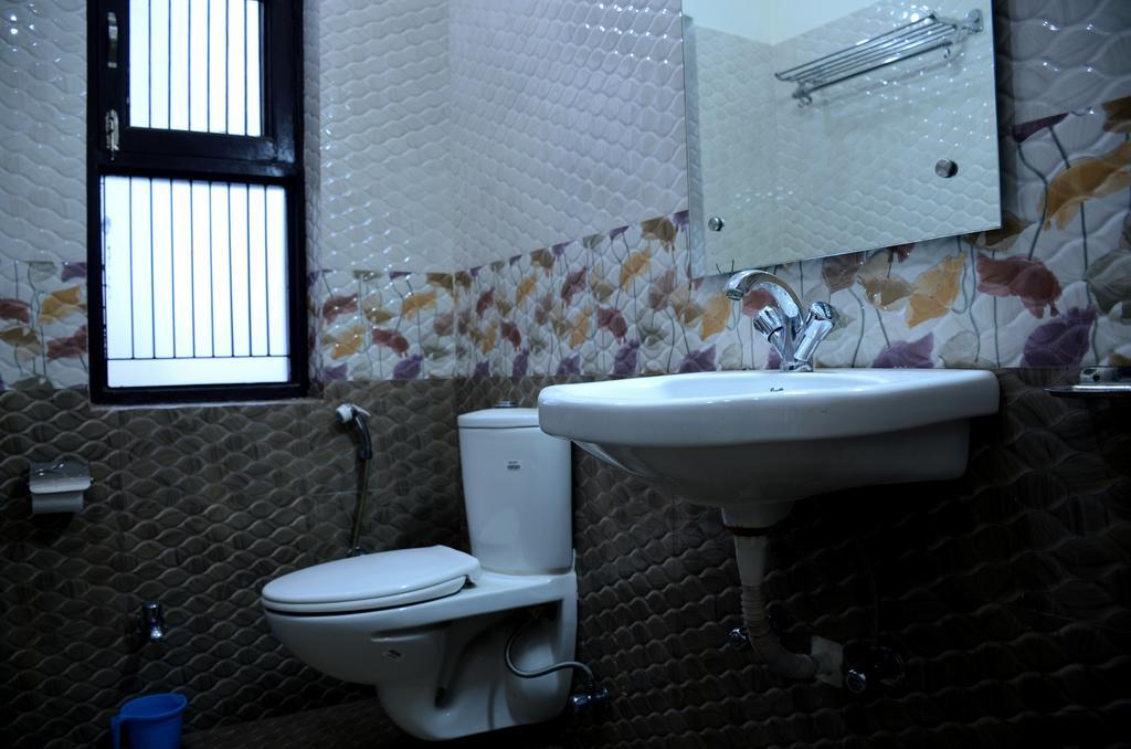 Mohini Home Stay Агра Екстериор снимка